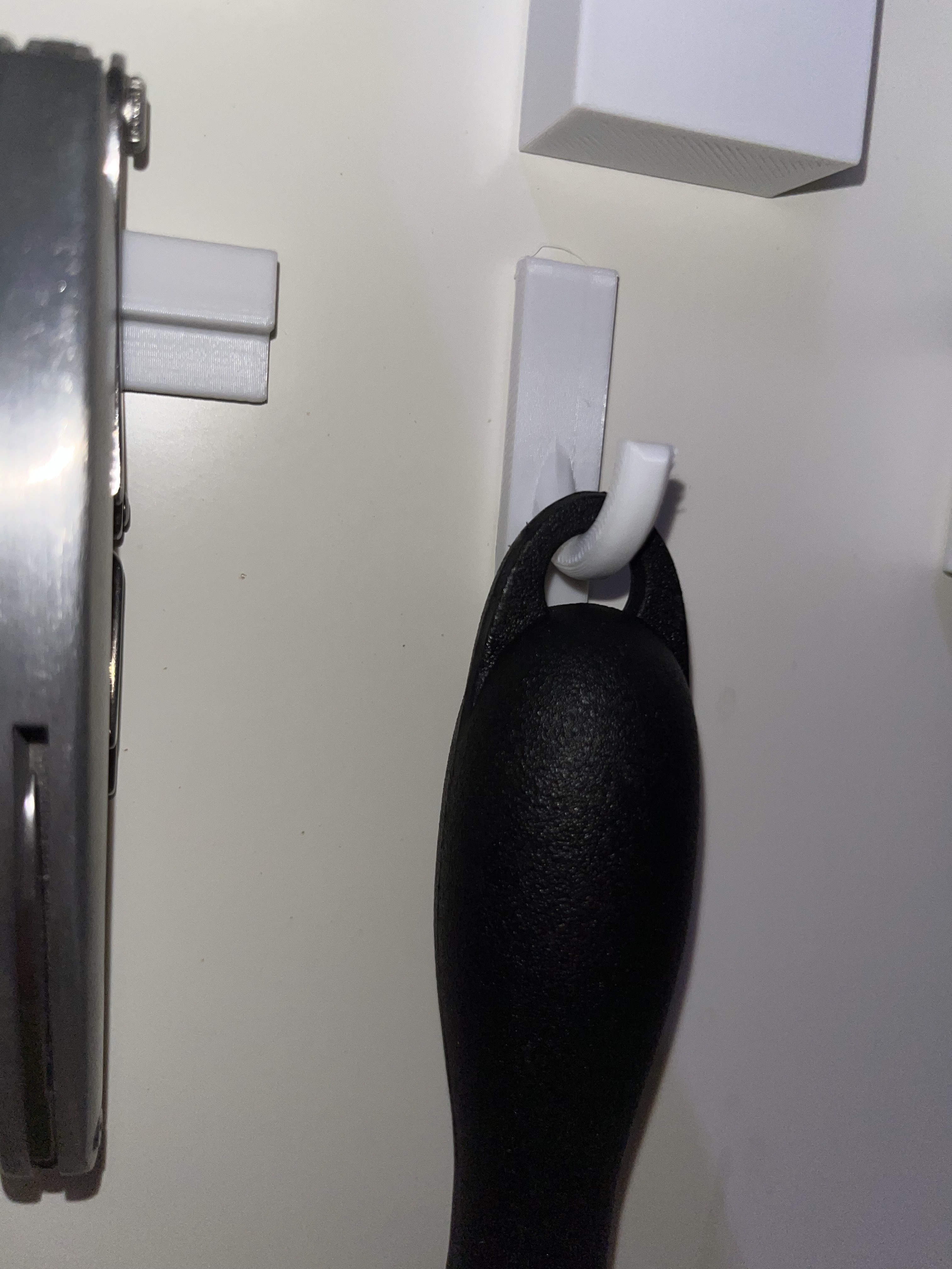 Featured image for Minimal Wall Hook